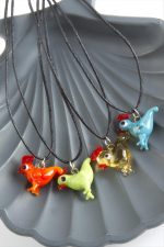 Tavuk Cam Kolye-Renkli