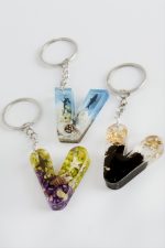 V Harfli Epoksi Anahtarlık-Renkli