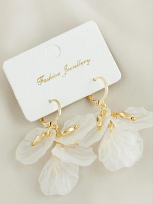 Yaprak Yeni Sezon Küpe-Beyaz