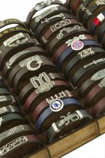 48 Adet Standlı Kaliteli Suni Deri Bileklik Kampanyalı Fiyatı-Renkli - Görsel 3