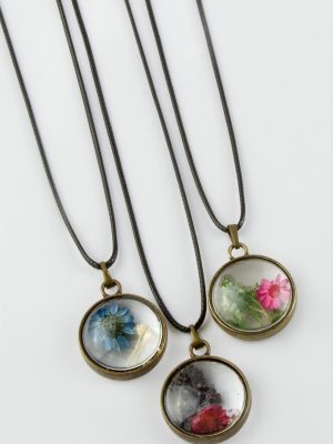 Karışık Renkli Çiçek Canlı Kolye-Renkli