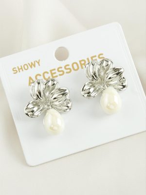 Çiçek Damla Trend İnci Küpe-Gümüş Rengi