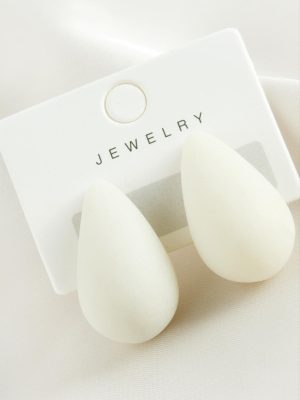 Damla Plastik Küpe-Beyaz