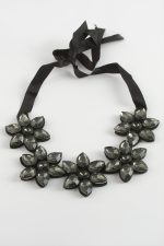 Çiçek Taşlı Yaka Kolye-Antrasit - Görsel 2