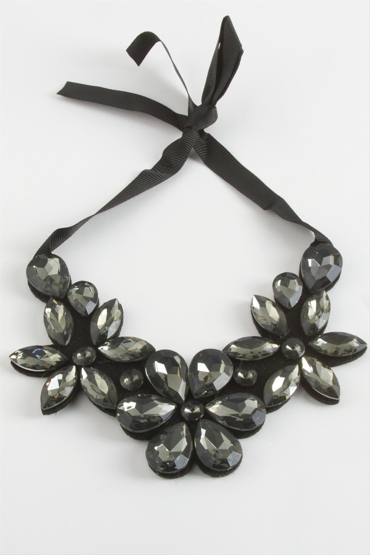 1206970_cicek-tasli-yaka-kolye-61-ffc.jpg Çiçek Taşlı Yaka Kolye-Antrasit - Görsel 2