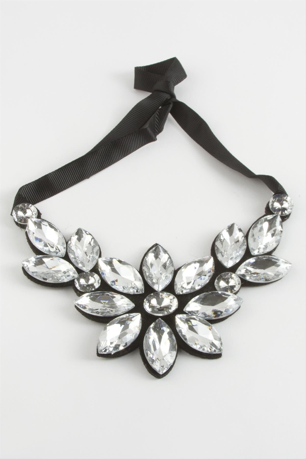 1206976_cicek-tasli-yaka-kolye-b90-de.jpg Çiçek Taşlı Yaka Kolye-Gümüş Rengi - Görsel 2