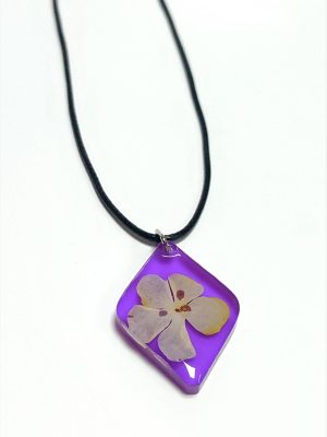 Kartopu Çiçeği Baklava Dilimli Epoksi Kolye-Mor