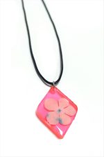 Kartopu Çiçeği Baklava Dilimli Epoksi Kolye-Açık Pembe