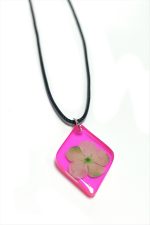 Kartopu Çiçeği Baklava Dilimli Epoksi Kolye-Pembe