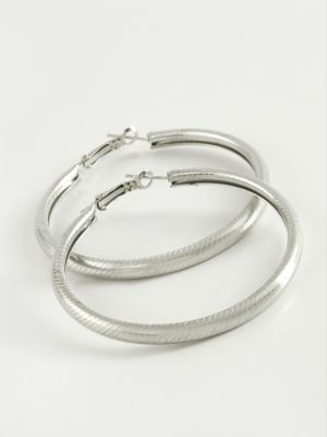 Noktalı Boru Halka Küpe 4,5 cm-Gümüş Rengi