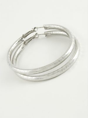 Noktalı Boru Halka Küpe 4,5 cm-Gümüş Rengi