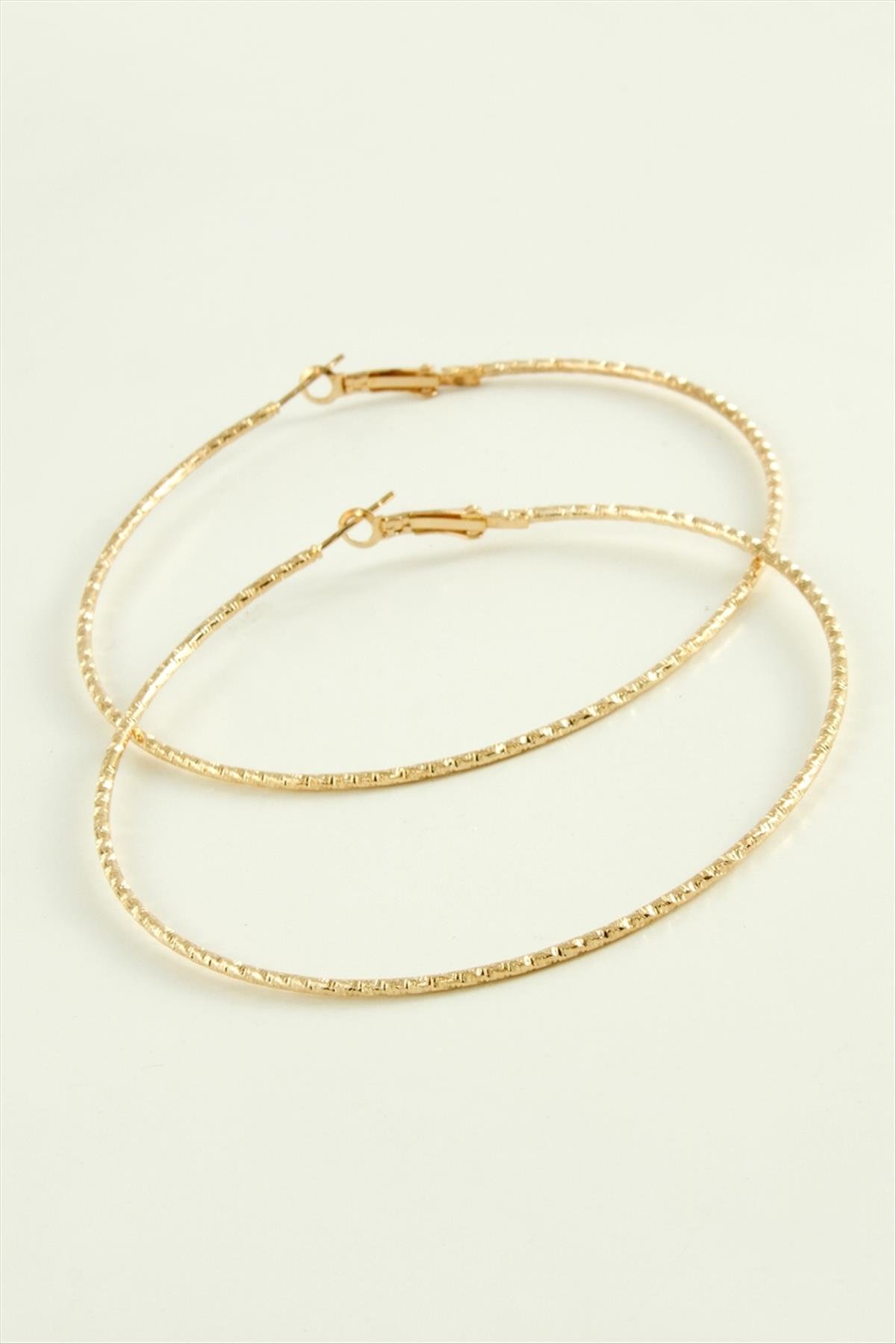 1208291_zikzak-burgulu-metal-halka-kupe-8-9-10-85d1-4.jpg Zikzak Burgulu Metal Halka Küpe 8-9-10 cm-10 cm - Görsel 1