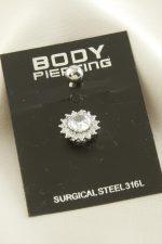 Çiçek Zirkon Taşlı Çelik Piercing 1 Adet-Gümüş Rengi