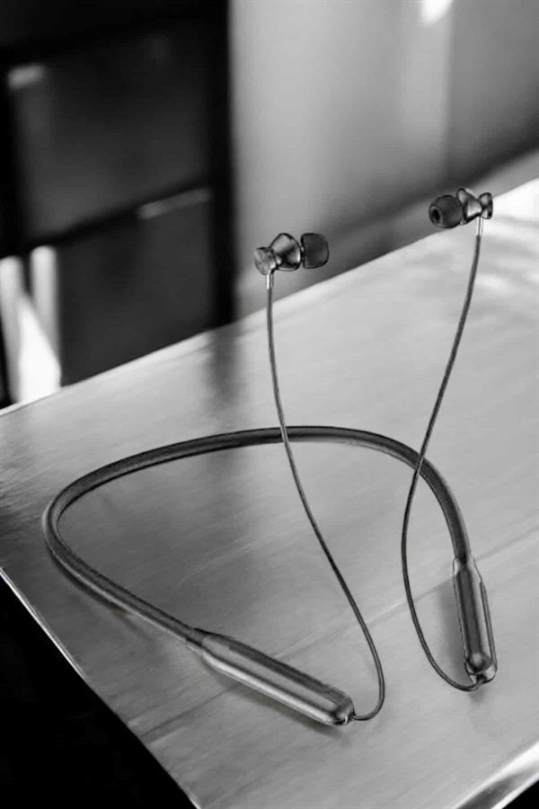 Compressed by jpeg-recompress Dijital Göstergeli Kulak İçi Kablosuz Bluetooth Kulaklık Boyun Bantlı - Görsel 1