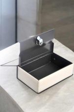 Gizli Kasa İngilizce Sözlüğü Kitap Görünümlü Anahtarlı Gizli Mini Çelik Kasa Kilitli - Görsel 5