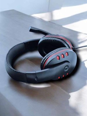 Yüksek Ses Kalitesi ve Aktif Gürültü Engelleme Özellikli Kablolu Mikrofonlu Kulaklık