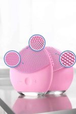 Profesyonel Yüz Temizleme Masaj Aleti Su Geçirmez, Kablosuz Şarj Özellikli Kolay Temizlenebilir - Görsel 3