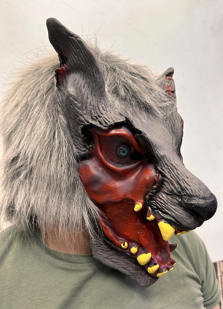 1221411_kafaya-tam-gecmeli-lateks-disli-agzi-acik-kurt-maskesi-resim-4862.jpeg Kafaya Tam Geçmeli Lateks Dişli Ağzı Açık Kurt Maskesi - Görsel 1