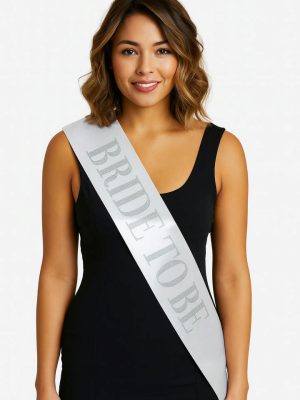 Beyaz Saten Üzerine Kalın Gümüş Yazılı Bride To Be Kuşağı 10 cm Genişlik