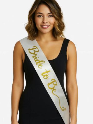 Beyaz Saten Üzerine El Yazısı İtalik Altın Bride To Be Kuşağı 10 cm Genişlik