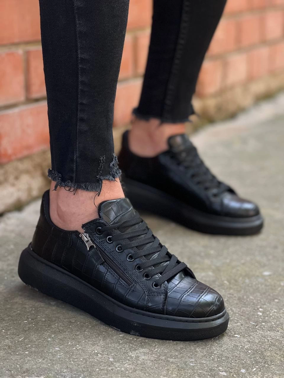 1228112_kb-309-komur-fermuar-ve-bagcikli-gunluk-erkek-ayakkabi-189661465-sw960sh1280.png Kb-309 Kuback Kömür Fermuar Ve Bağcıklı Günlük Erkek Ayakkabı Siyah (Numara: 42) - Görsel 1