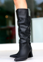 Roksa Siyah Cilt Topuklu Çizme (Numara: 39)