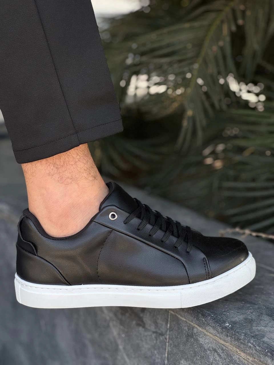 1228757_kb-bx1-kuback-siyah-cilt-yuksek-beyaz-taban-gunluk-erkek-ayakkabi-452399823-sw960sh1280.png Kb-Bx1 Kuback Siyah Cilt Yüksek Beyaz Taban Günlük Erkek Ayakkabı (Numara: 42) - Görsel 4