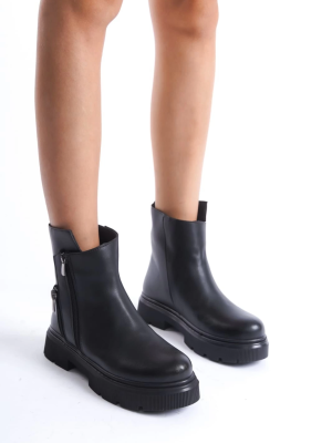 Menta Siyah Cilt Fermuar Aksesuarlı Bot (Numara: 37)