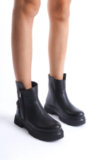 Menta Siyah Cilt Fermuar Aksesuarlı Bot (Numara: 39)