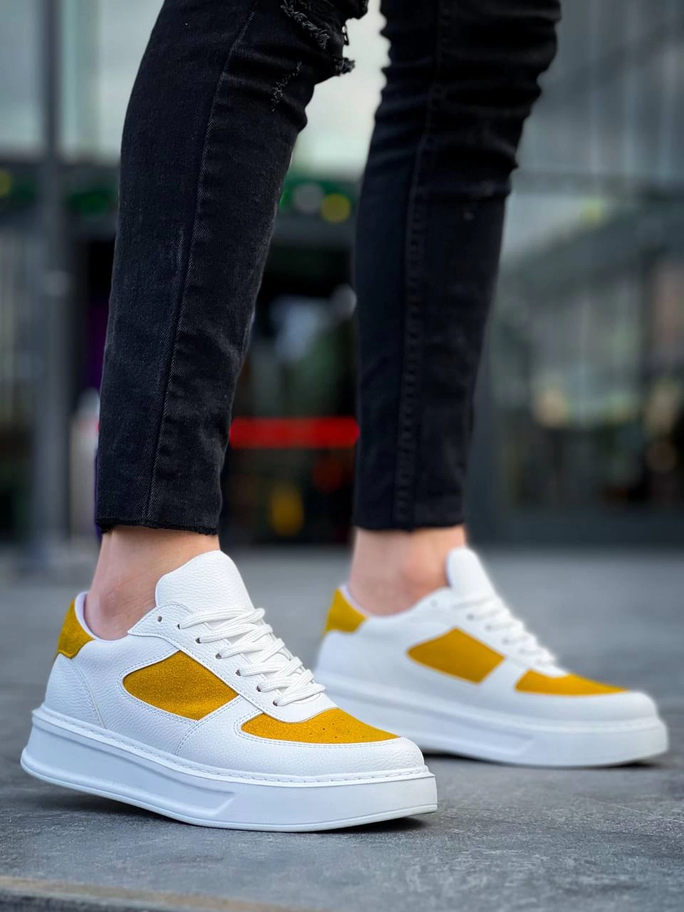 1229539_kb-x8-kuback-beyaz-cilt-sari-suet-detayli-beyaz-yuksek-taban-gunluk-spor-ayakkabi-316233542-sw960sh1280.png Kb-X8 Kuback Beyaz Cilt Sarı Süet Detaylı Beyaz Yüksek Taban Günlük Spor Ayakkabı (Numara: 42) - Görsel 3