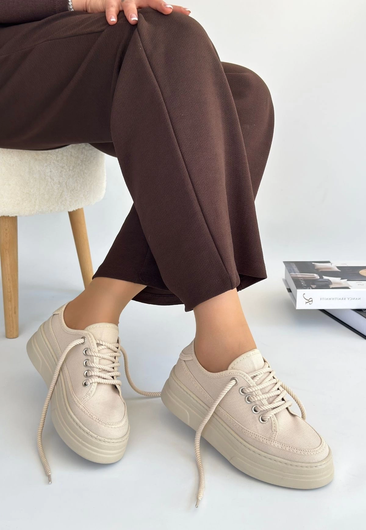 1229855_carin-bej-keten-bagcikli-spor-ayakkabi-231103094-sw1200sh1736.png Carin Bej Keten Bağcıklı Spor Ayakkabı (Numara: 38) - Görsel 2