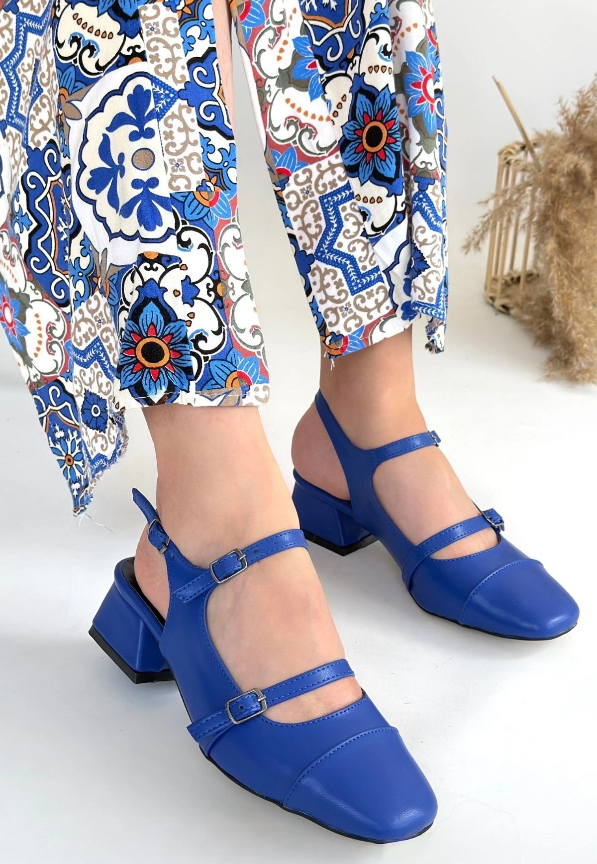 1230245_doran-mavi-cilt-topuklu-ayakkabi-326887335-sw1200sh1736.png Doran Mavi Cilt Topuklu Ayakkabı (Numara: 37) - Görsel 3