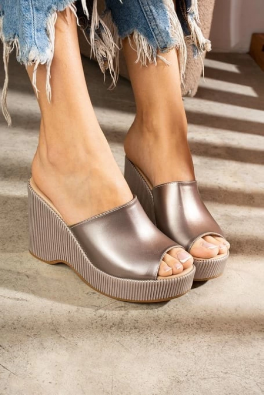 1231052_tlay-platin-cilt-dolgu-topuk-terlik-120435595-sw455sh682.png Tlay Platin Cilt Dolgu Topuk Terlik (Numara: 39) - Görsel 1