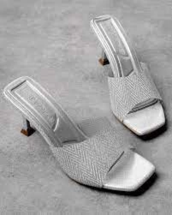 1231366_luart-platin-simli-topuklu-terlik-113646085-sw201sh251.png Luart Platin Simli Topuklu Terlik (Numara: 38) - Görsel 1