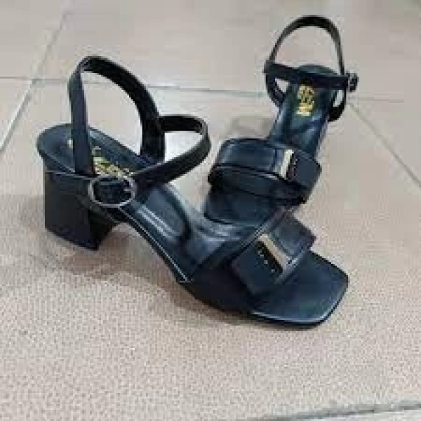 1231402_ruty-siyah-cilt-topuklu-ayakkabi-124667969-sw225sh225.png Ruty Siyah Cilt Topuklu Ayakkabı (Numara: 39) - Görsel 1