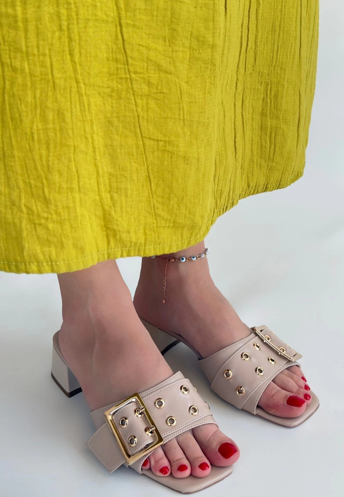 1231632_ciey-bej-cilt-topuklu-terlik-373592612-sw1200sh1736.png Ciey Bej Cilt Topuklu Terlik (Numara: 38) - Görsel 3