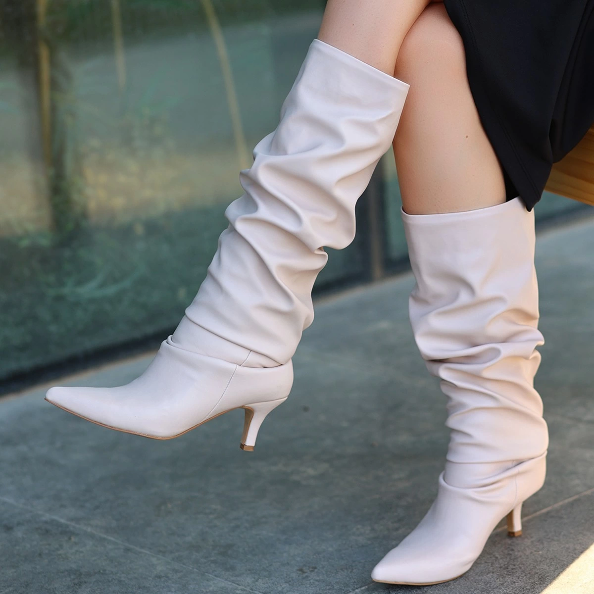 1232010_zelya-bej-cilt-topuklu-cizme-417922042-sw1200sh1200.png Zelya Bej Cilt Topuklu Çizme (Numara: 37) - Görsel 4