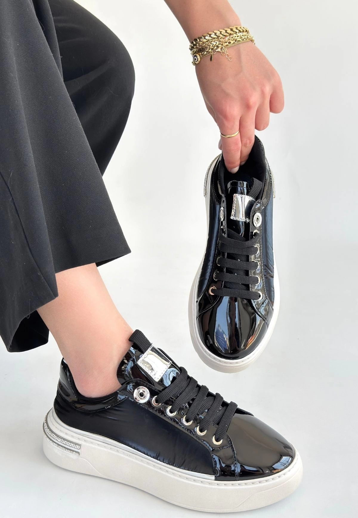 1232122_hley-siyah-rugan-parasut-detayli-bagcikli-spor-ayakkabi-391433162-sw1200sh1736.png Hley Siyah Rugan Paraşüt Detaylı Bağcıklı Spor Ayakkabı (Numara: 39) - Görsel 3