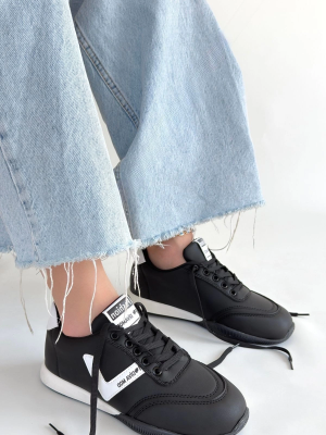 Jowen Siyah Cilt Beyaz Detaylı Bağcıklı Spor Ayakkabı (Numara: 38)