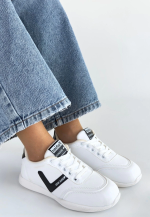 Jowen Beyaz Cilt Siyah Detaylı Bağcıklı Spor Ayakkabı (Numara: 39)