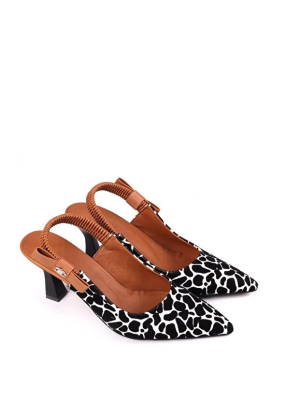 Toran Beyaz Rugan Siyah Süet Detaylı Topuklu Ayakkabı (Numara: 36)