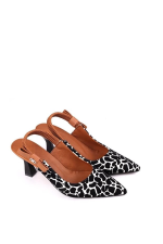 Toran Beyaz Rugan Siyah Süet Detaylı Topuklu Ayakkabı (Numara: 39)