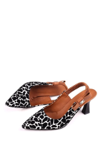 Toran Beyaz Rugan Siyah Süet Detaylı Topuklu Ayakkabı (Numara: 39) - Görsel 2