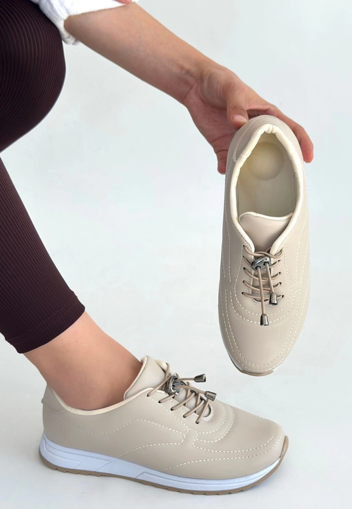 1232364_finna-bej-cilt-bagcikli-spor-ayakkabi-122941764-sw1200sh1736.png Finna Bej Cilt Bağcıklı Spor Ayakkabı (Numara: 36) - Görsel 1