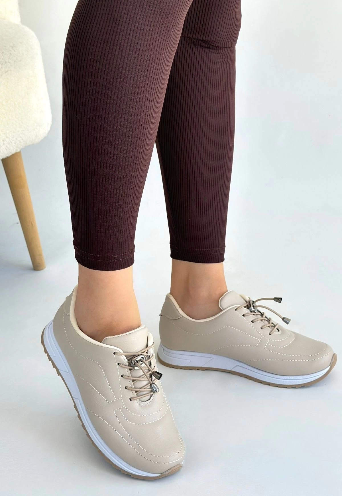 1232364_finna-bej-cilt-bagcikli-spor-ayakkabi-247102682-sw1200sh1736.png Finna Bej Cilt Bağcıklı Spor Ayakkabı (Numara: 36) - Görsel 2