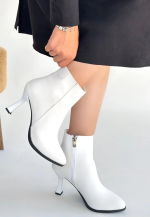 Mişha Beyaz Cilt Topuklu Bot (Numara: 40) - Görsel 3