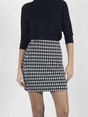 Kazaayağı Likralı Mini Etek Siyahbeyaz Renkli (Beden: 38)