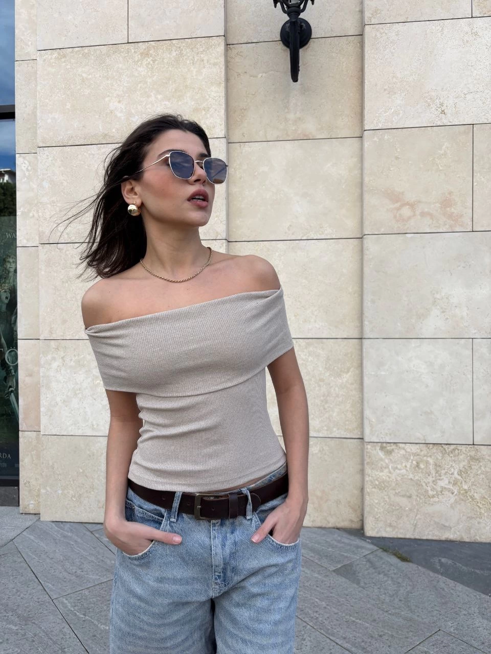 1232932_madonna-yaka-sifir-kol-bluz-67540680-sw960sh1280.png Madonna Yaka Sıfır Kol Bluz Bej (Beden: M) - Görsel 1