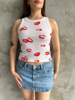 Öpücük Baskılı Bluz Beyaz (Beden: Standart) - Görsel 2