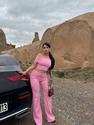 Madonna Yaka Bol Paça Pantolonlu Takım Pembe (Beden: L)